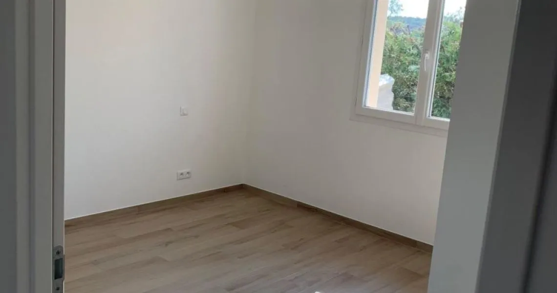 image Projet de construction d'une maison 75 m² avec terrain à TARASCON (13)